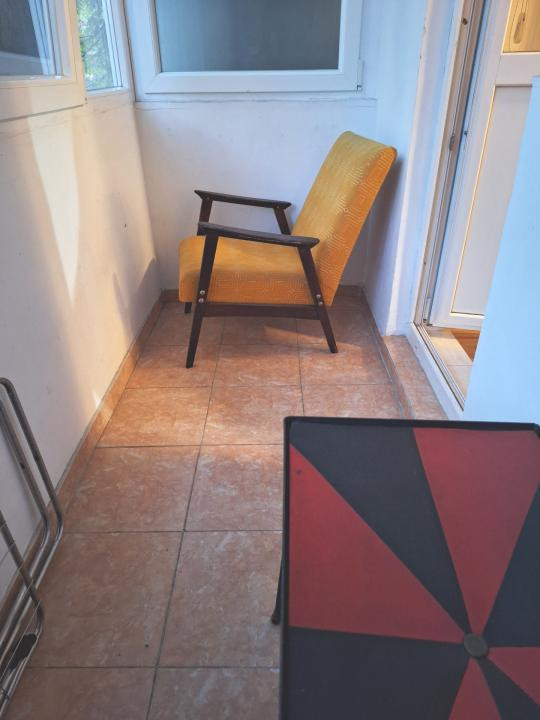 Apartament decomandat, 42 mp, balcon, strada Primaverii