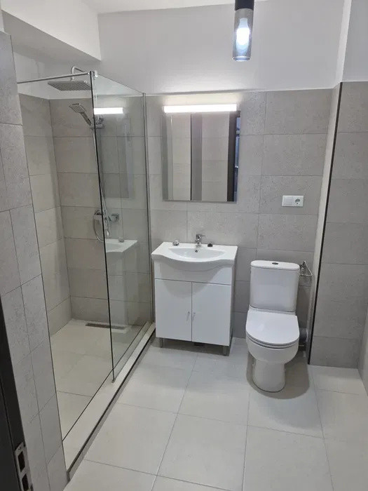 Apartament 2 camere, parcare subterana, etaj intermediar, zona Terra!