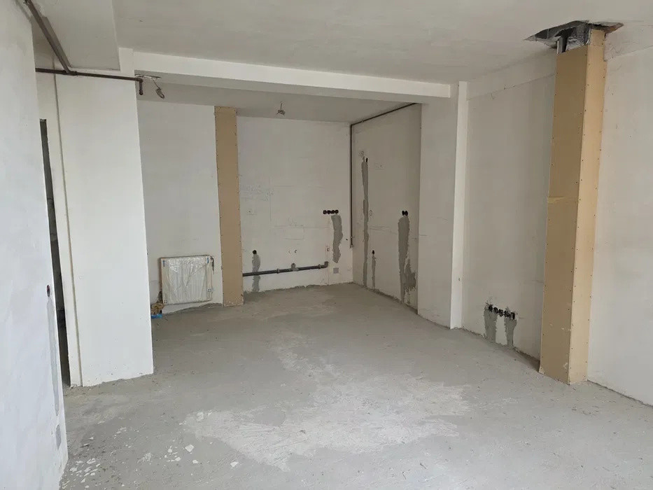Apartament semifinisat, cu CF, parcare subterana, zona Teilor