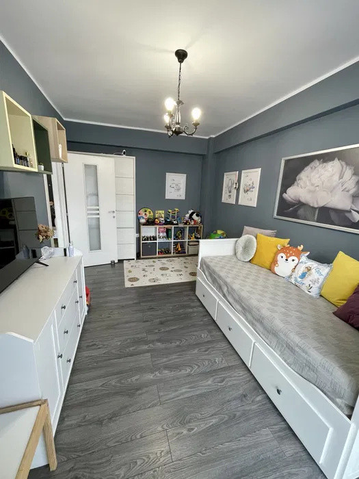 Apartament la etaj intermediar, 2 balcoane, zona Valea Garboului