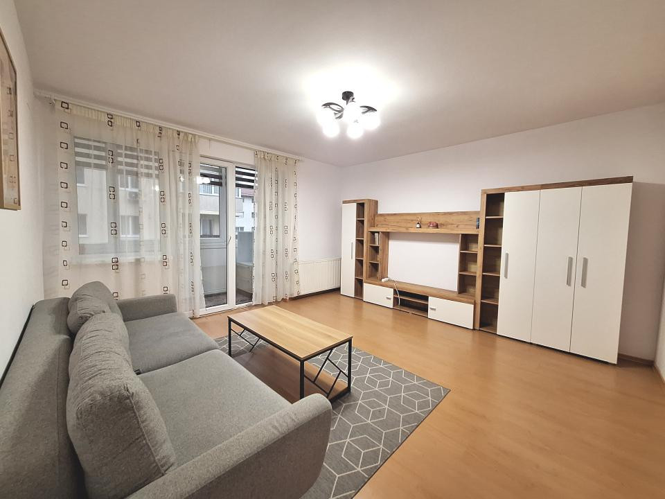 Apartament la etaj intermediar, 48 mp, balcon, zona JYSK, Floresti