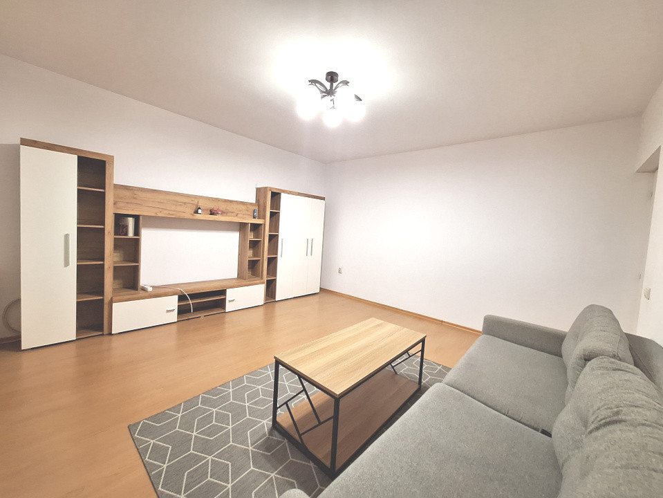Apartament la etaj intermediar, 48 mp, balcon, zona JYSK, Floresti
