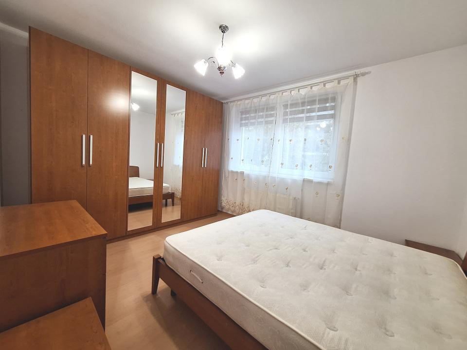 Apartament la etaj intermediar, 48 mp, balcon, zona JYSK, Floresti