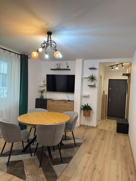 Apartament in bloc nou, finisat modern, parcare, zona Eroilor