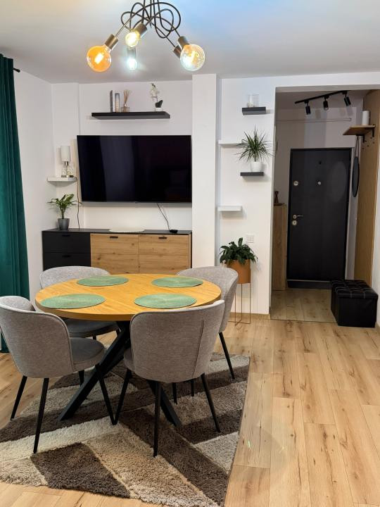 Apartament in bloc nou, finisat modern, parcare, zona Eroilor