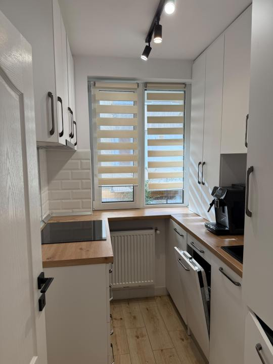Apartament in bloc nou, finisat modern, parcare, zona Eroilor