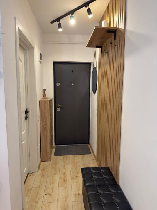 Apartament in bloc nou, finisat modern, parcare, zona Eroilor
