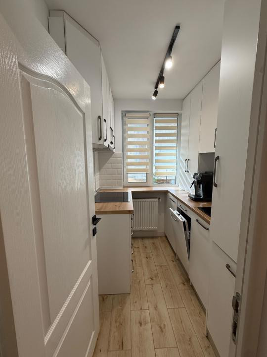 Apartament in bloc nou, finisat modern, parcare, zona Eroilor