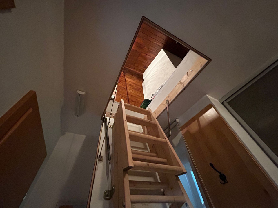 Casa individuala, 6 camere, 300 mp, 1100 mp teren, Prof Ioan Rus