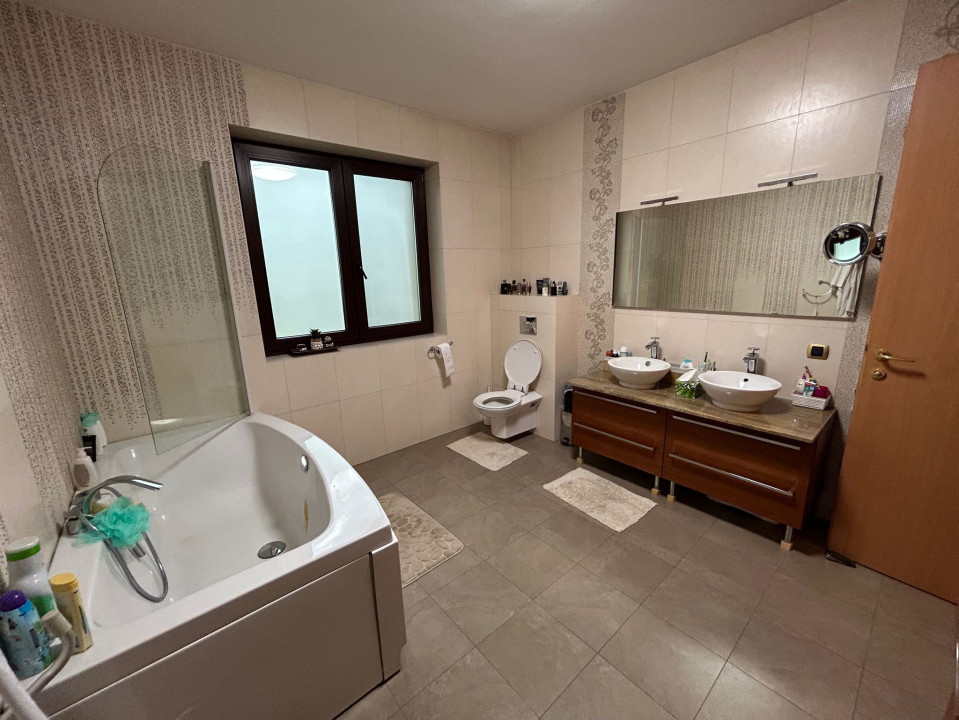 Casa individuala, 6 camere, 300 mp, 1100 mp teren, Prof Ioan Rus