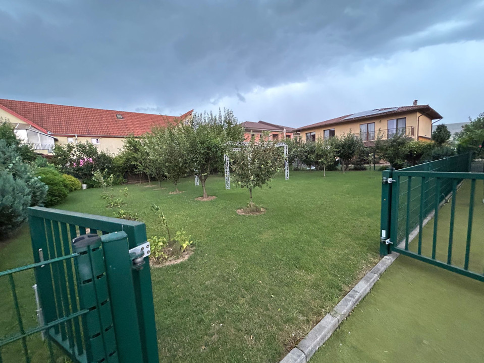 Casa individuala, 6 camere, 300 mp, 1100 mp teren, Prof Ioan Rus