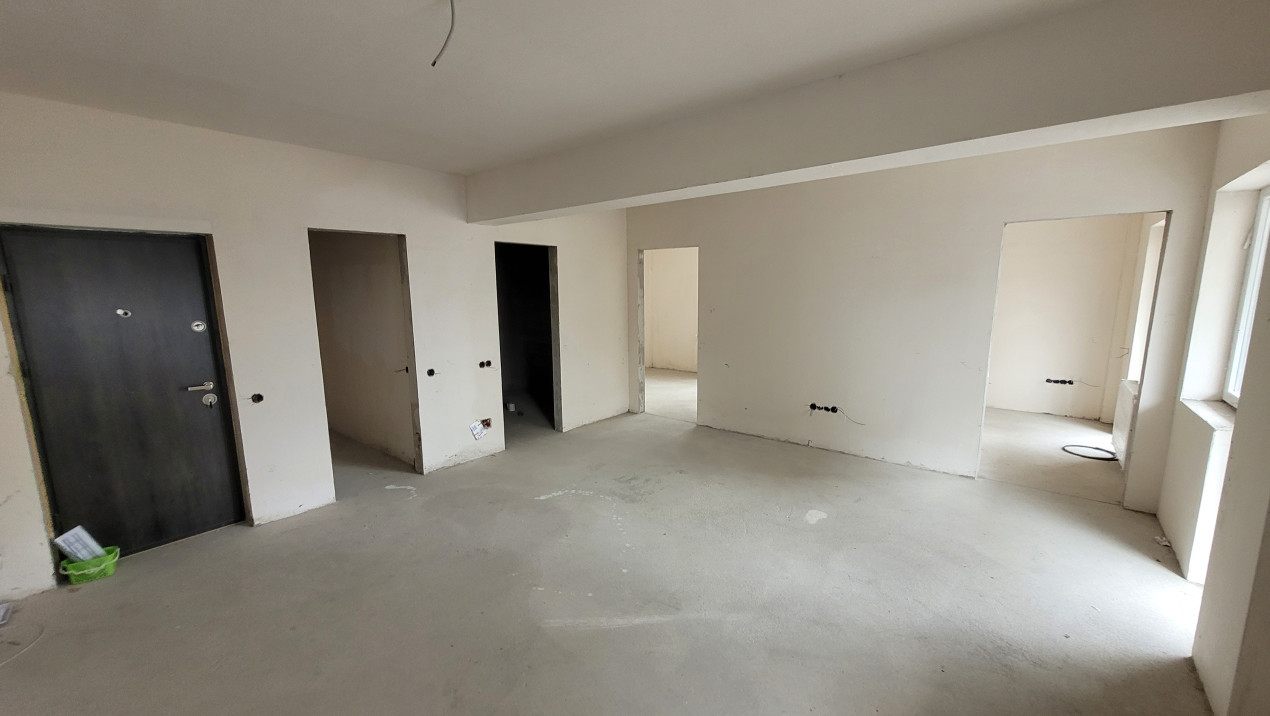 Apartament de 3 camere, semifinisat, Terasa, zona Terra 