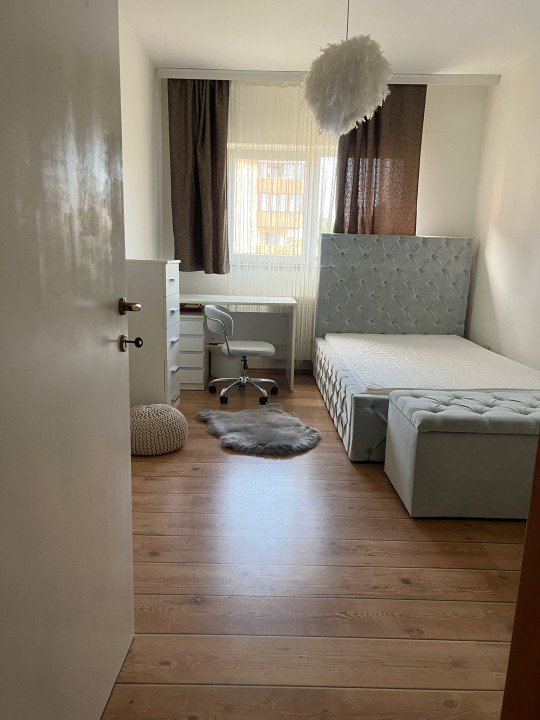 Apartament cu 3 camere,parcare inclusa ,zona Muzeul Apei