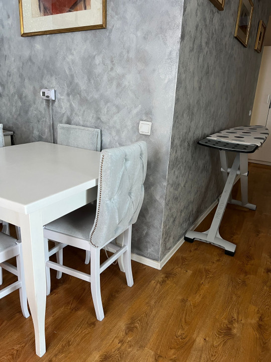 Apartament cu 3 camere,parcare inclusa ,zona Muzeul Apei