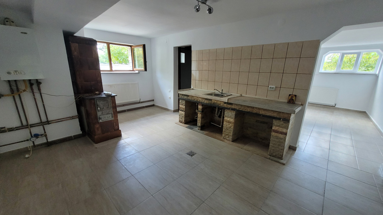 Spatiu comercial, 58 mp, locuri de parcare, zona Abatorului, Floresti