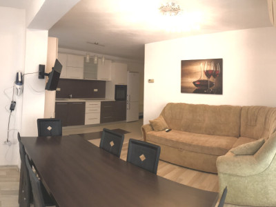 Apartament cu 3 camere, 67 mp, parcare, zona Florilor