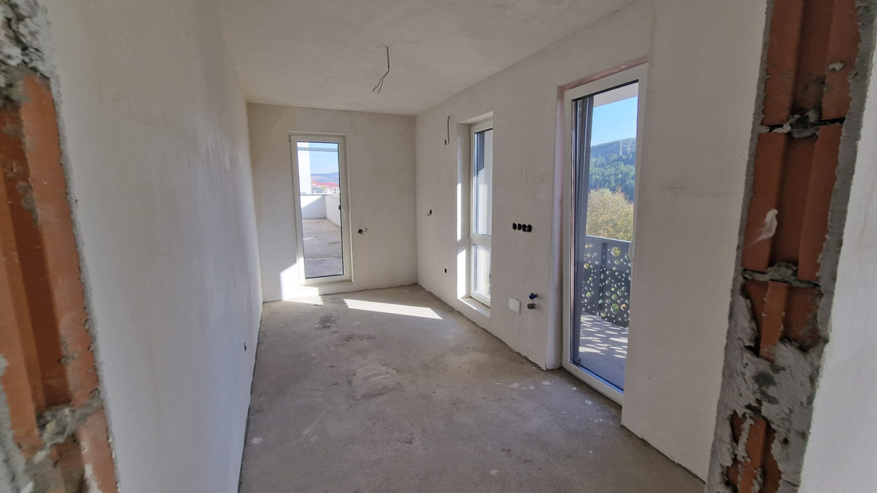 Apartament cu 2 camere, 54 mp si terasa de 75 mp, zona Vivo