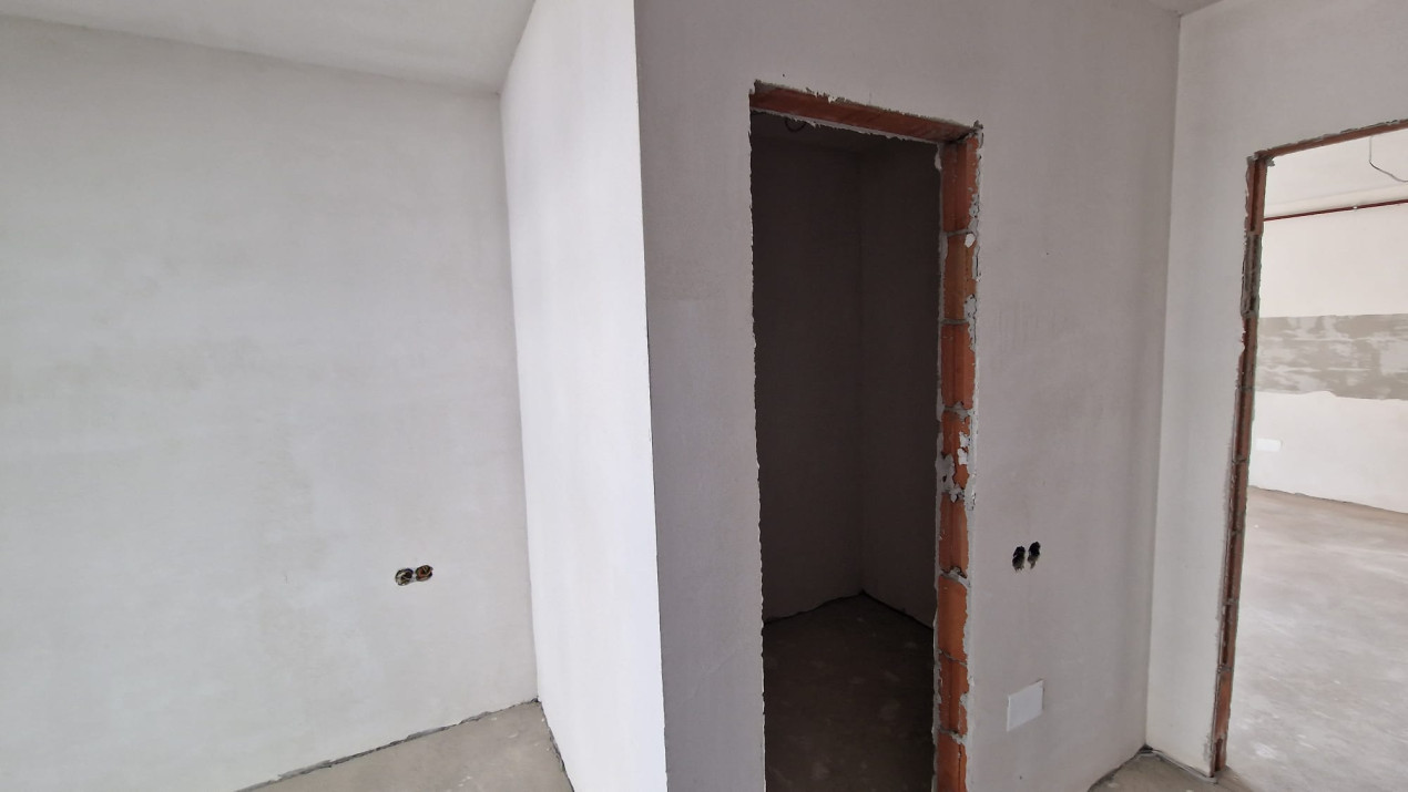 Apartament cu 2 camere, 54 mp si terasa de 75 mp, zona Vivo
