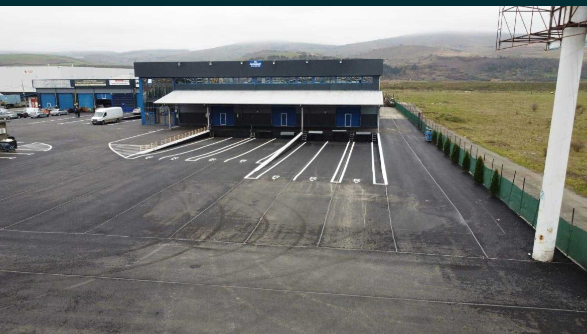 Hala De Inchiriat, 1135 mp, Floresti DN1 