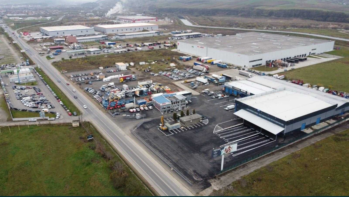 Hala De Inchiriat, 1135 mp, Floresti DN1 