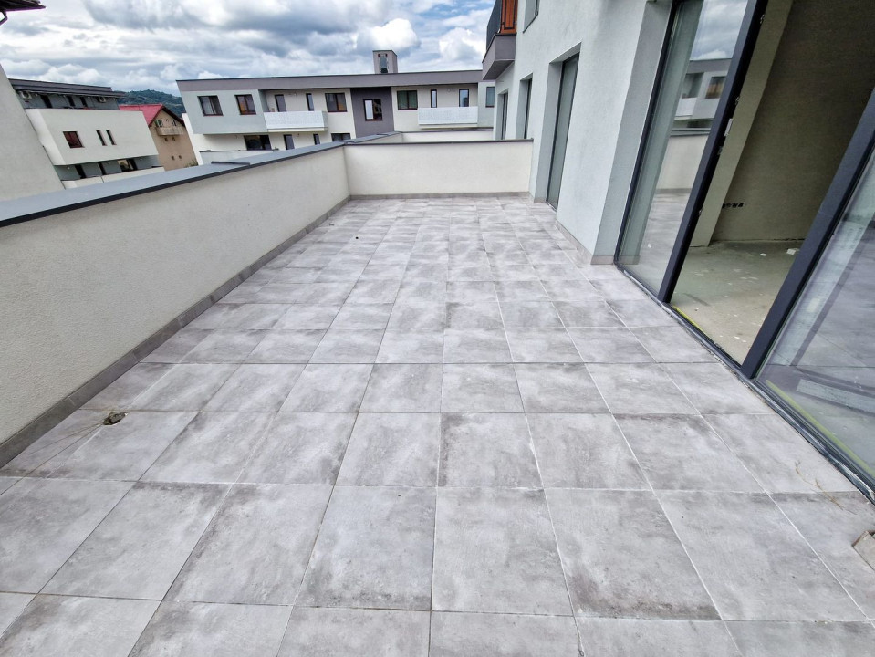 Apartament 2 camere, 53 mp utili, terasă 32 mp, finisat, zona Sub Cetate