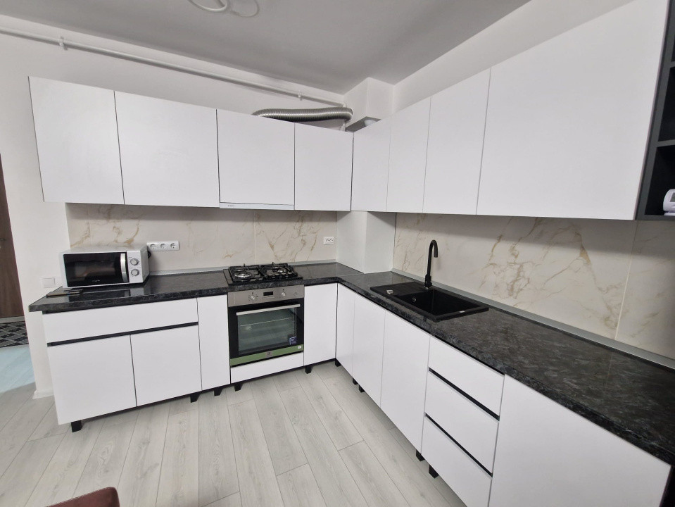 Apartament 2 camere, 53 mp utili, terasă 32 mp, la cheie, zona Sub Cetate