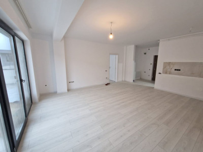 Apartament 2 camere, 53 mp utili, terasă 32 mp, finisat, zona Sub Cetate