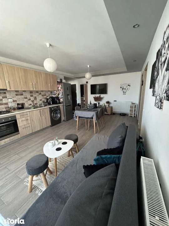Apartament cu 3 camere, 59 mp, balcon, pe strada Porii (nr mici)