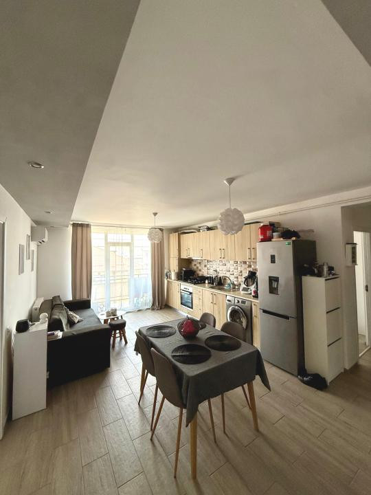 Apartament cu 3 camere, 59 mp, balcon, pe strada Porii (nr mici)