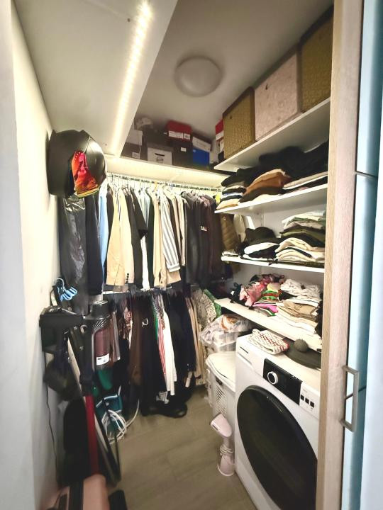 Apartament cu 3 camere, 59 mp, balcon, pe strada Porii (nr mici)