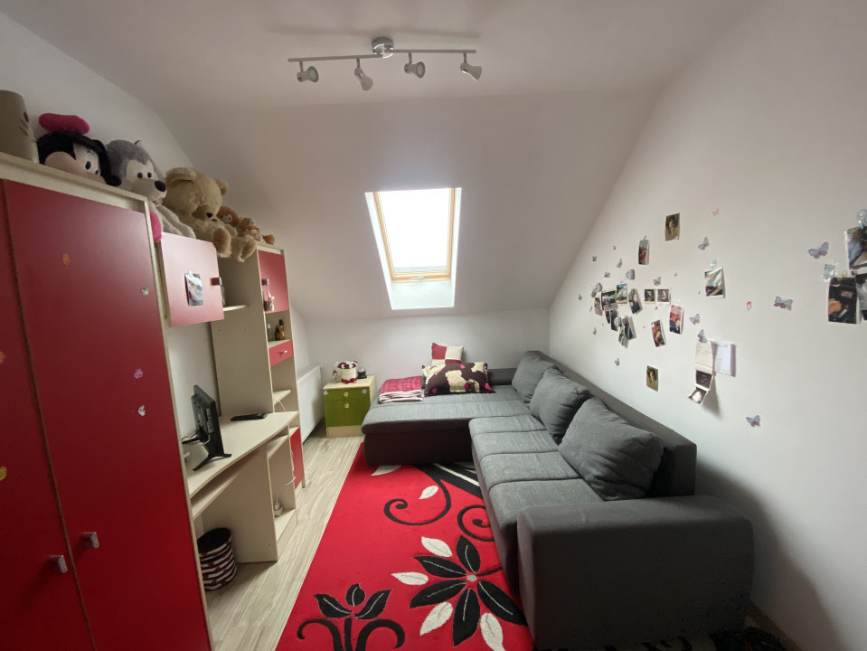 Apartament la mansarda, de Vanzare, 2 Camere,  63 mp , pod , mobilat , Teilor 