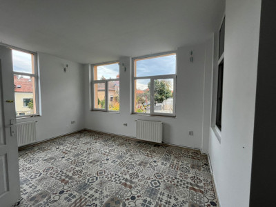 Spatiu de birouri,80 mp,zona Andrei Mureseanu