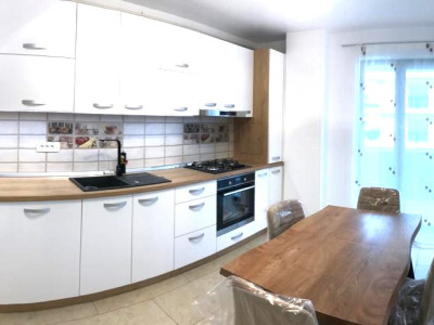 Apartament decomandat cu parcare subterana