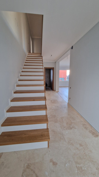 Ansamblu de duplexuri, 4 camere, garaj, gradina, zona Bv Municii 