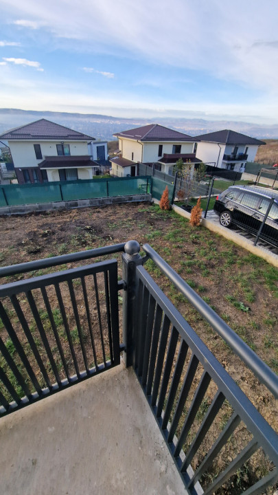 Ansamblu de duplexuri, 4 camere, garaj, gradina, zona Bv Municii 