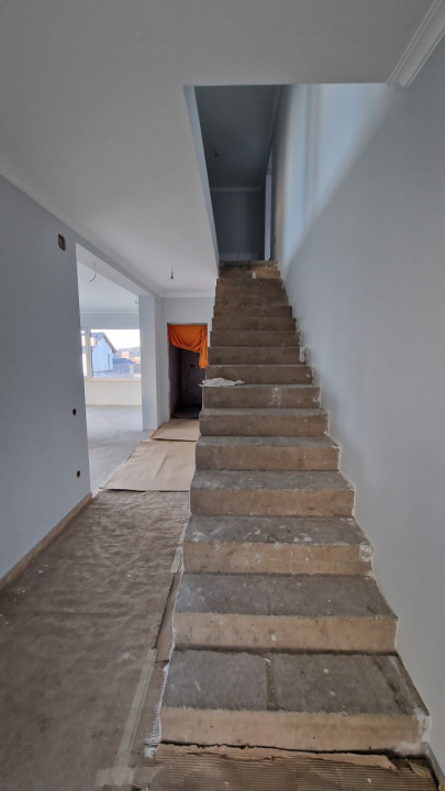 Ansamblu de duplexuri, 4 camere, garaj, gradina, zona Bv Municii 