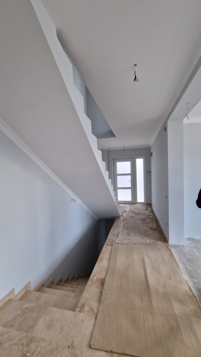 Ansamblu de duplexuri, 4 camere, garaj, gradina, zona Bv Municii 