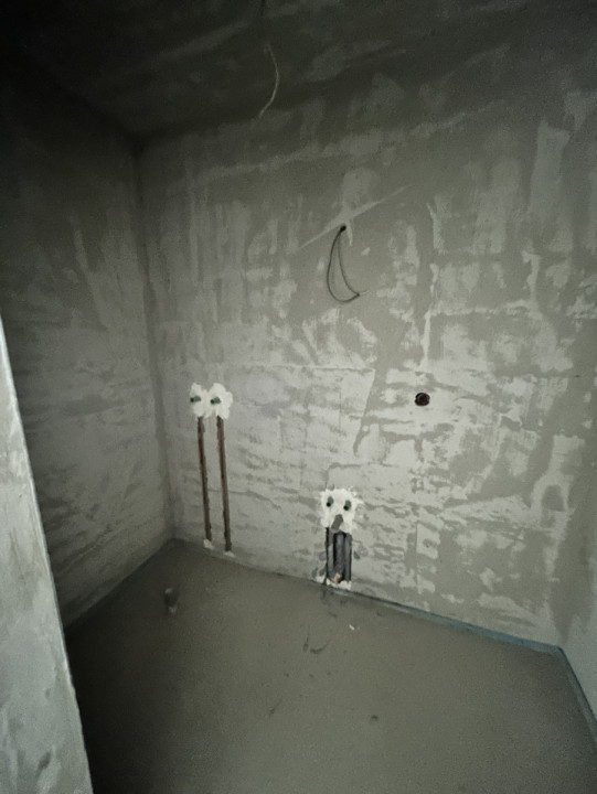 Apartament de 4 camere , 89 mp utili, terasa 103mp, zona VIVO