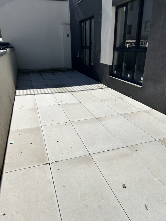 Apartament de 4 camere , 89 mp utili, terasa 103mp, zona VIVO