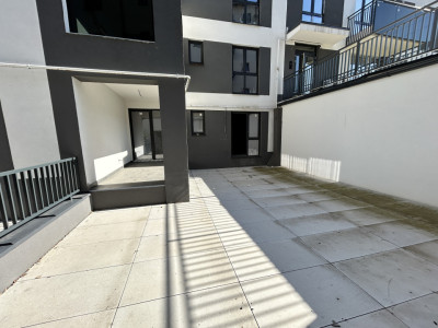 Apartament de 4 camere , 89 mp utili, terasa 103mp, zona VIVO