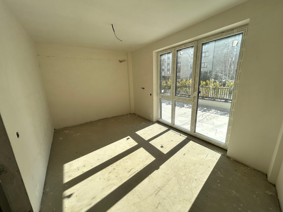 Apartament de 3 camere semifinisat, CF, 88,45 mp util, terasa 80 mp, zona Vivo
