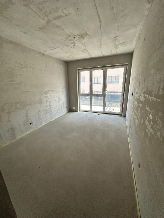 Apartament de 3 camere semifinisat, CF, 88,45 mp util, terasa 80 mp, zona Vivo