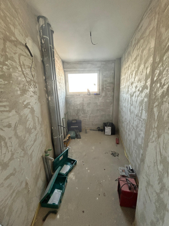 Apartament de 3 camere semifinisat, CF, 88,45 mp util, terasa 80 mp, zona Vivo