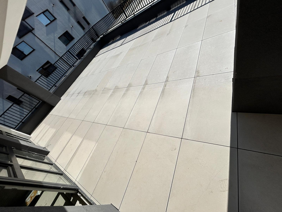 Apartament de 2 camere semifinisat, CF , 53,45 mp, terasa 60,31 mp, zona VIVO