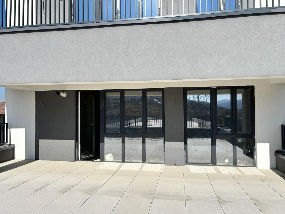 Apartament de 2 camere, 53,45 mp, terasa 15,36 mp, zona VIVO