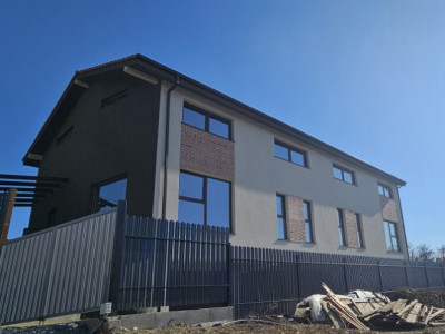 Duplex de vanzare, 4 camere, 162mp, 250mp teren, 2 garaje, Oasului