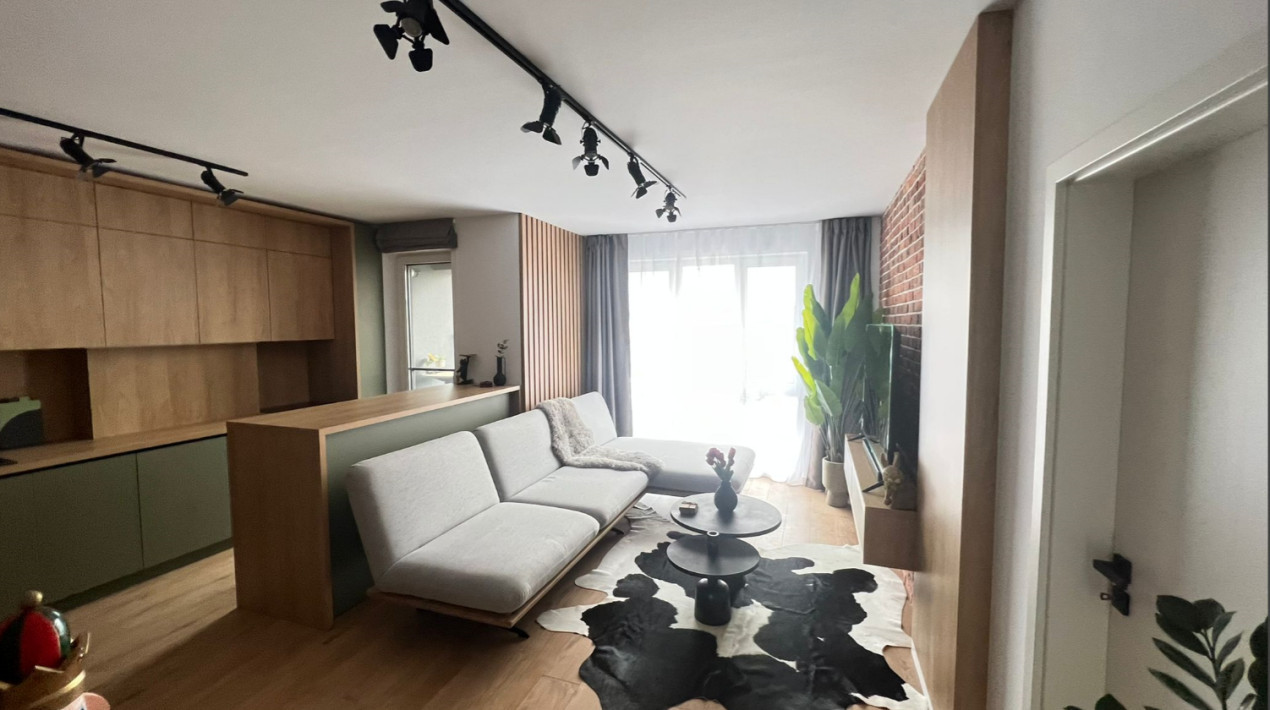 Apartament Ultralux de 2 camere, 55mp, balcon, zona Vivo