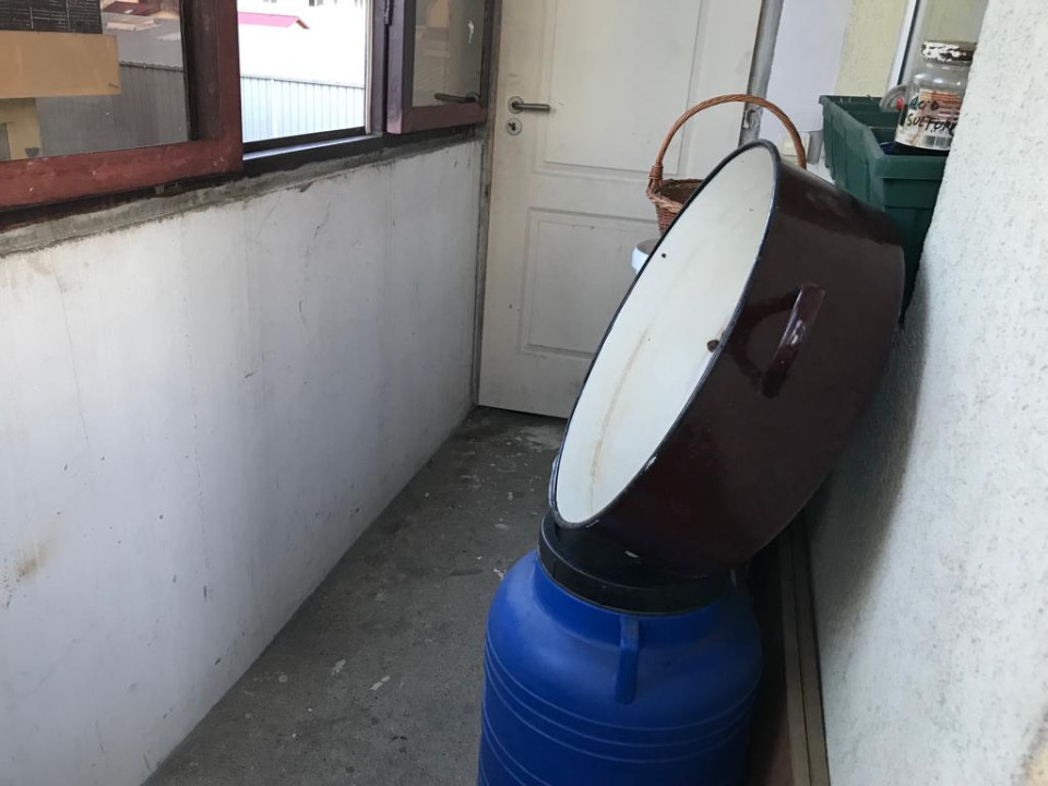 Apartament cu 3 camere, 64 mp, balcon, zona Florilor