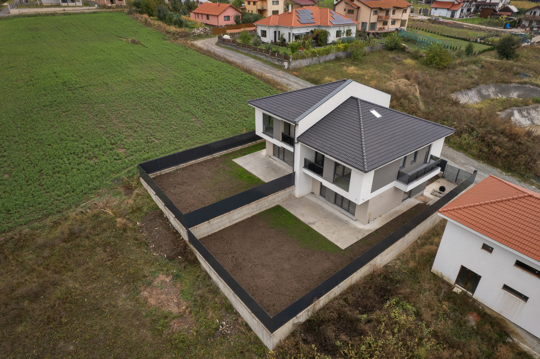 Duplex 7 camere, 205 mp, 300mp teren, priveliste panoramica, Chinteni