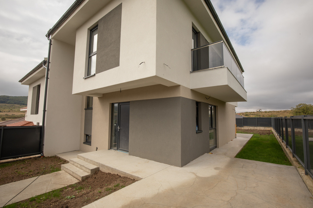 Duplex 7 camere, 205 mp, 300mp teren, priveliste panoramica, Chinteni